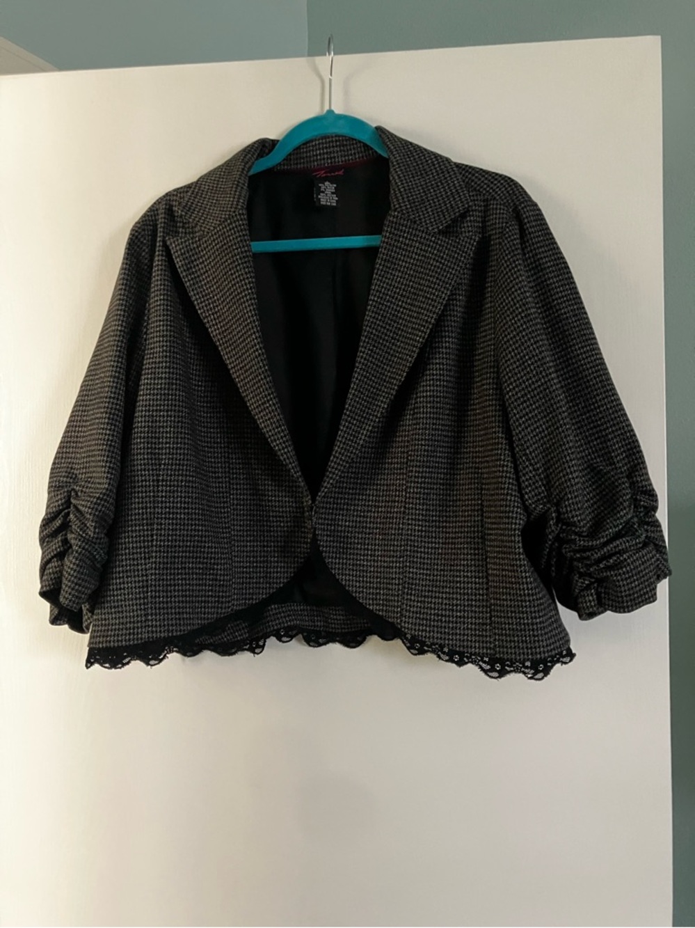 Torrid Black and White Houndstooth Cropped Blazer